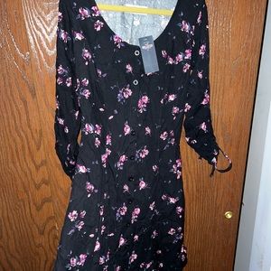 Beautiful floral dress - NWT